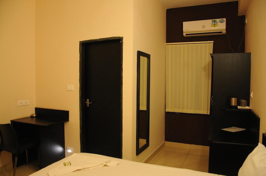 Hotel Sri Krishna Residencia Udupi Habitación foto